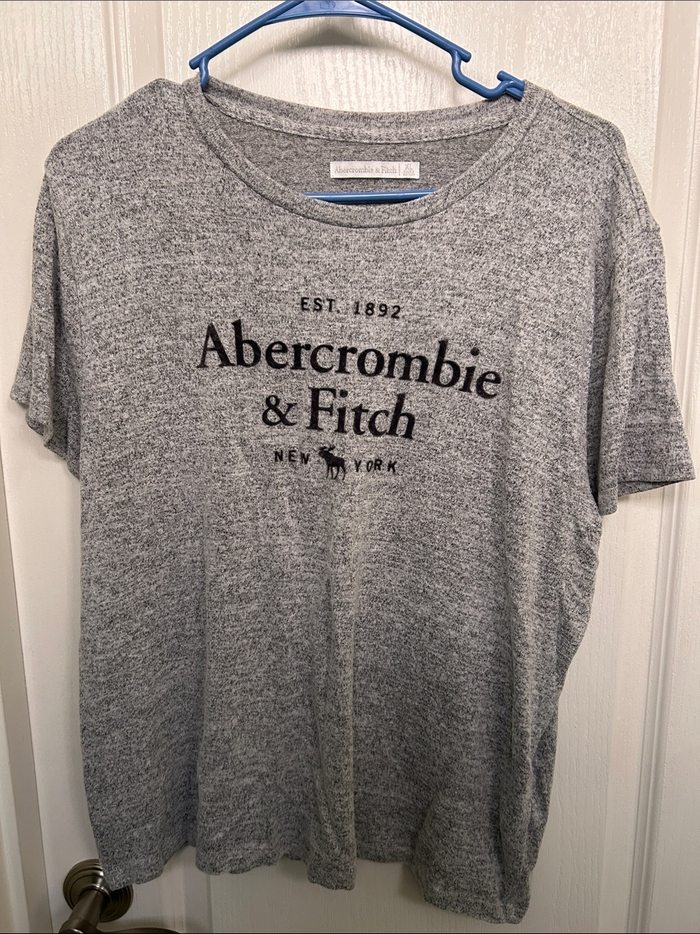 Abercrombie & Fitch Gray Logo Short Sleeve Tee